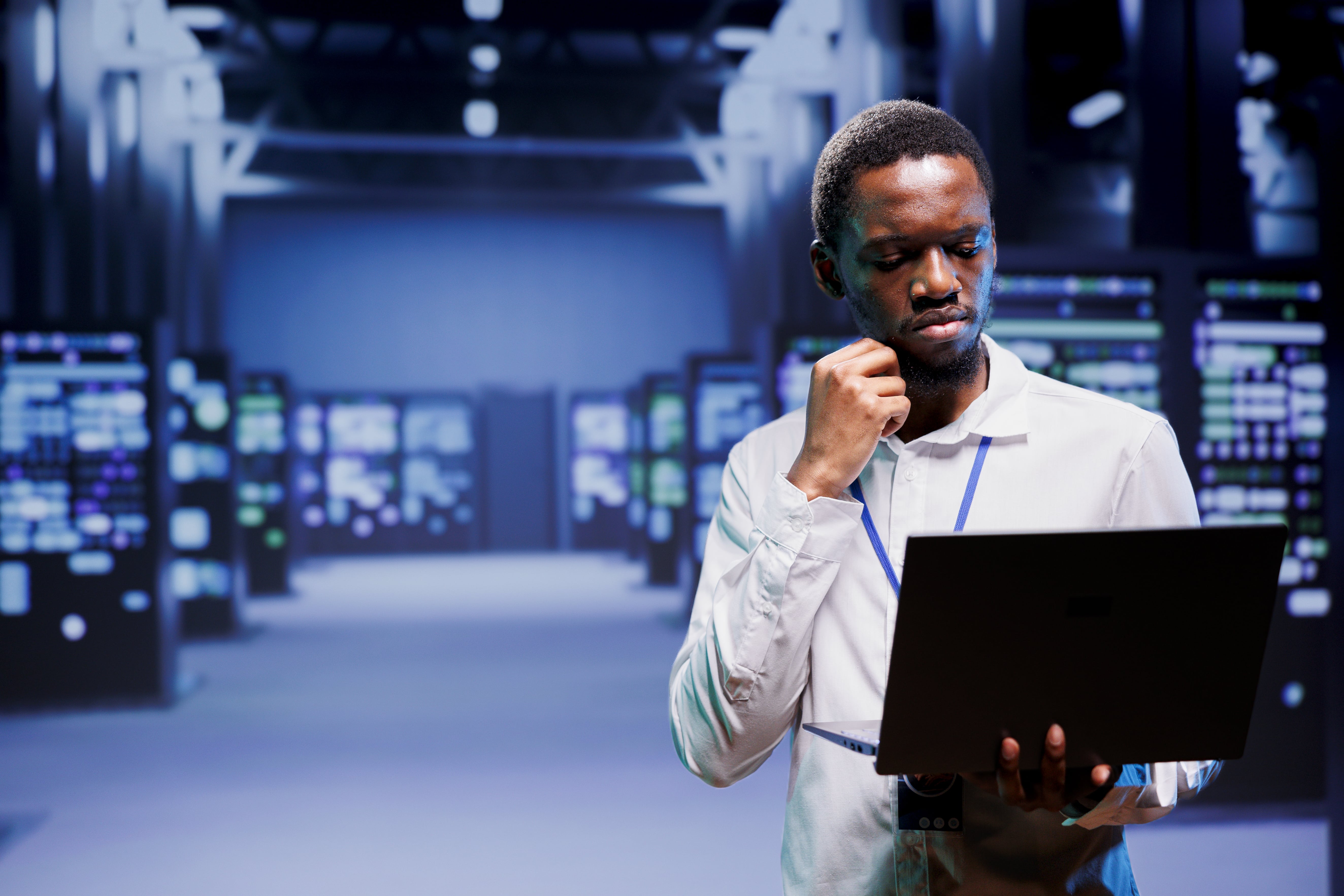 servers-delivering-web-content-min